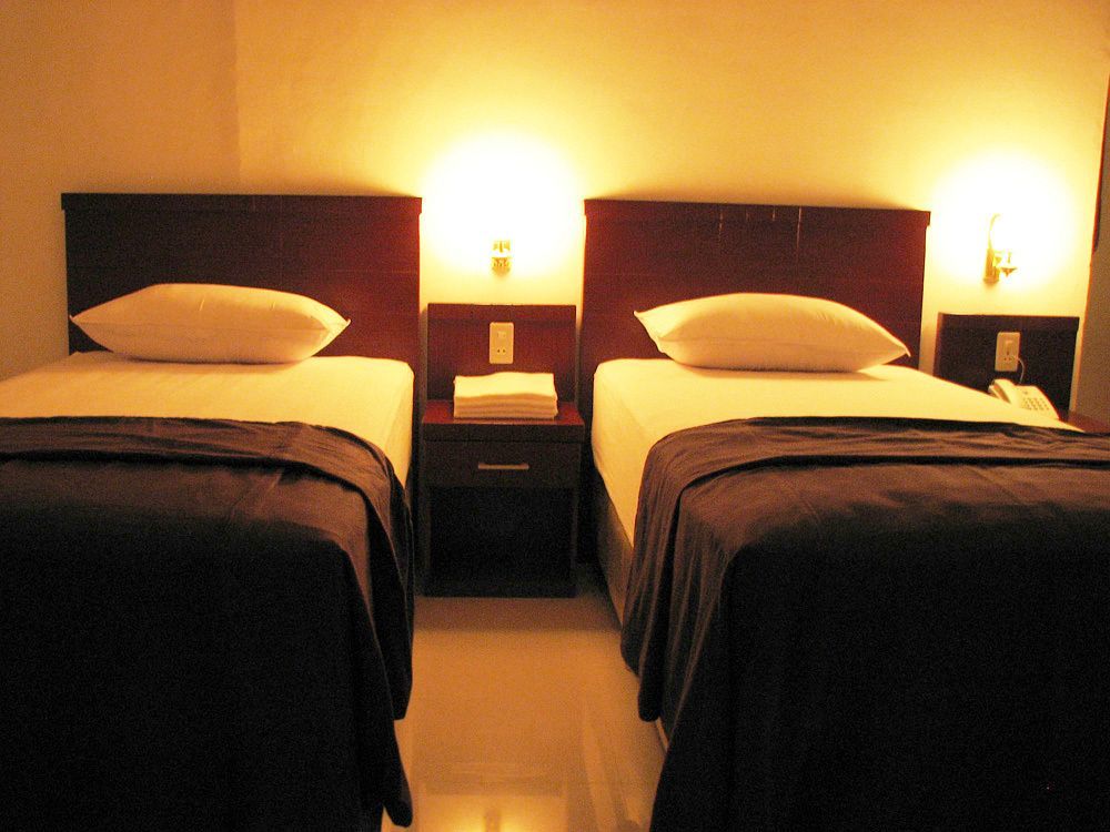 Kama Hotel Medan Exteriör bild
